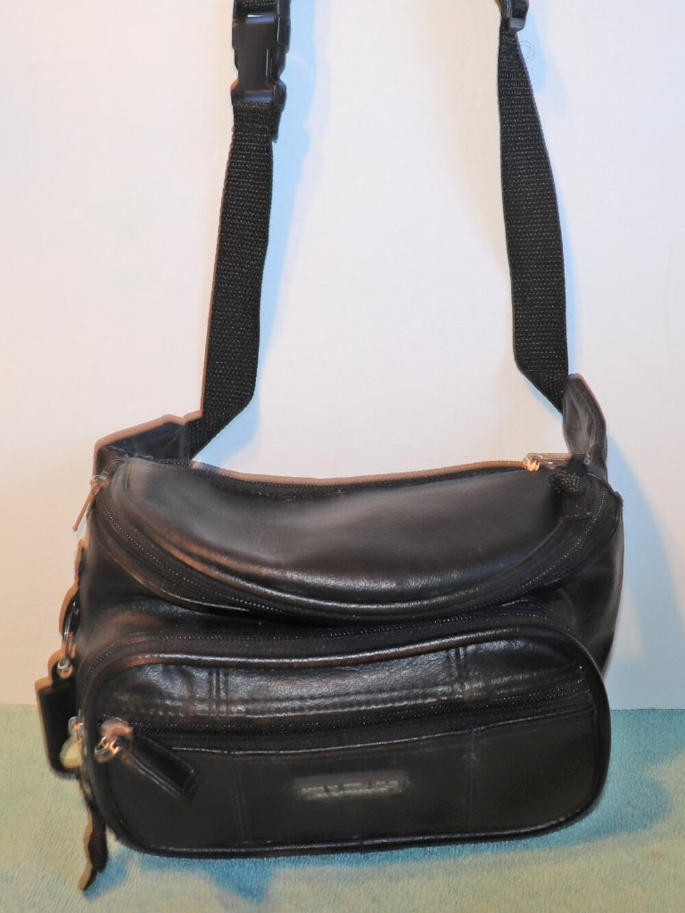 High Trails Equipment  Fanny Pack Waist Pouch Belt Genuine Leather BLACK Unisex